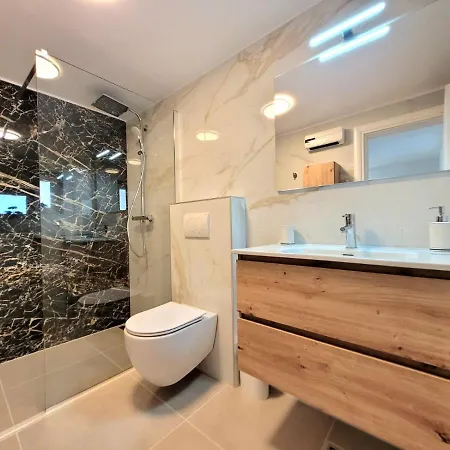 Tina * Ploce (Dubrovnik-Neretva)