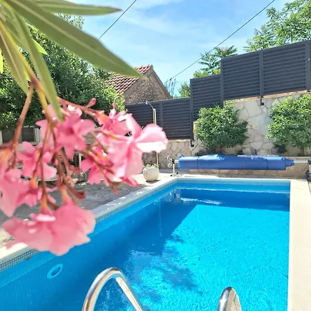 Villa Tina *