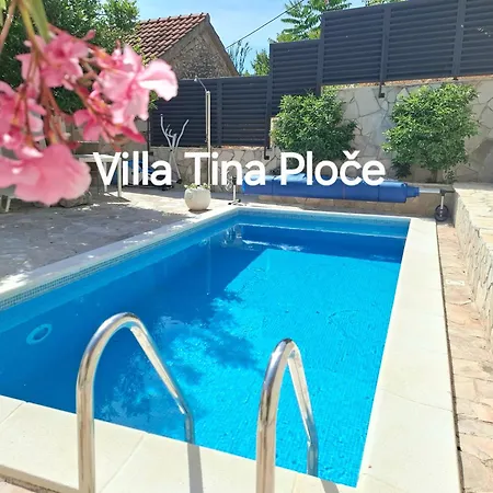 Villa Tina *