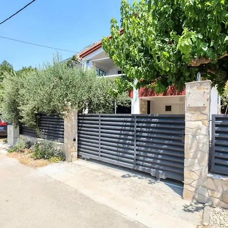 Tina * Ploce (Dubrovnik-Neretva)