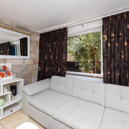 Tina * Ploce (Dubrovnik-Neretva)