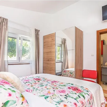 Tina Ploce (Dubrovnik-Neretva)