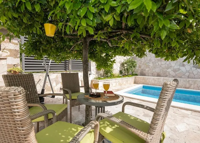 Tina 빌라 플로체