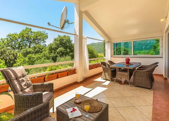 Tina 빌라 플로체